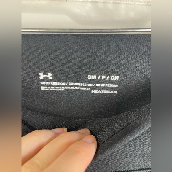 Under Armour Black Compression Athletic Heatgear Leggings Small Women’s EUC - Picture 5 of 8